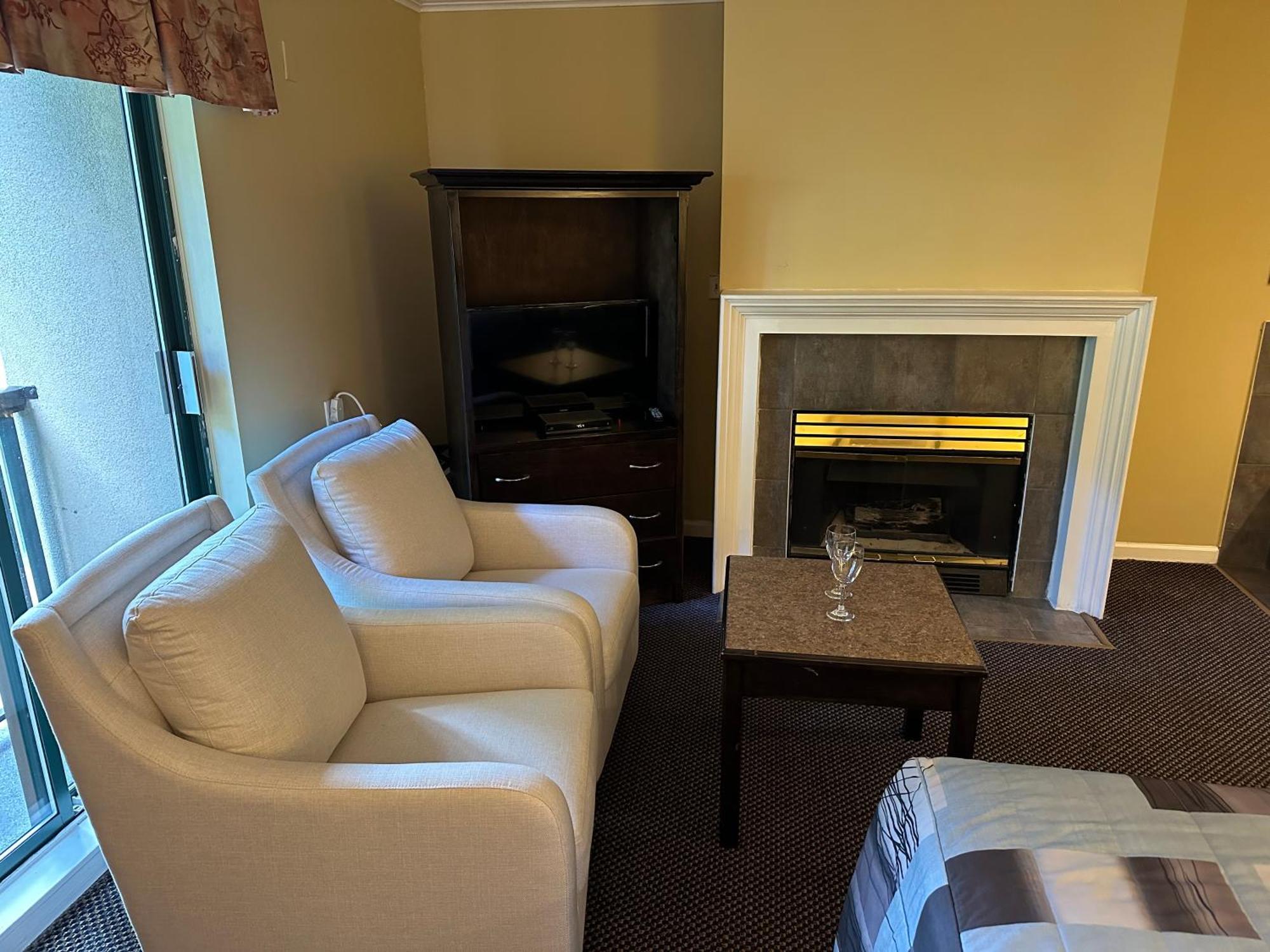 Canadian Inn Surrey Dış mekan fotoğraf