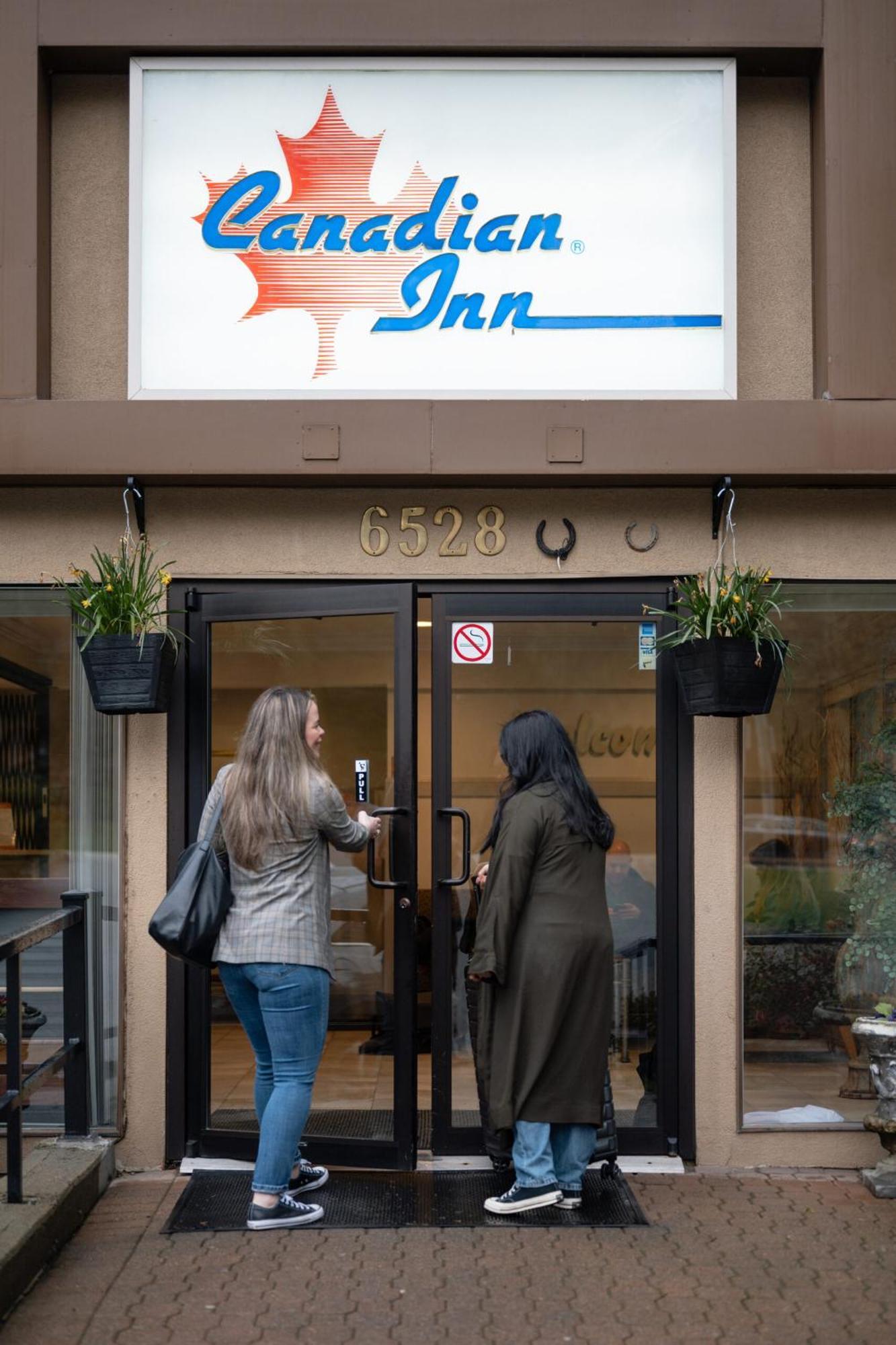 Canadian Inn Surrey Dış mekan fotoğraf