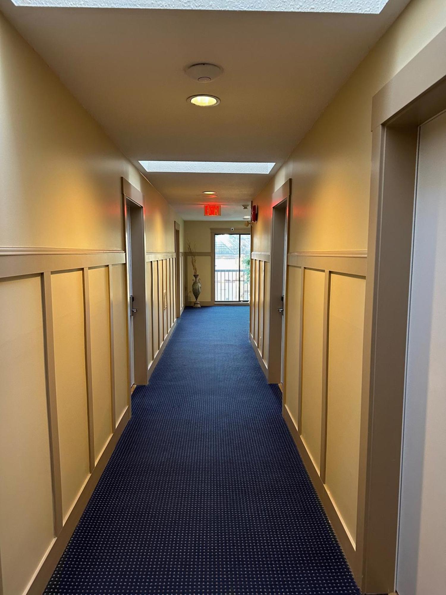Canadian Inn Surrey Dış mekan fotoğraf