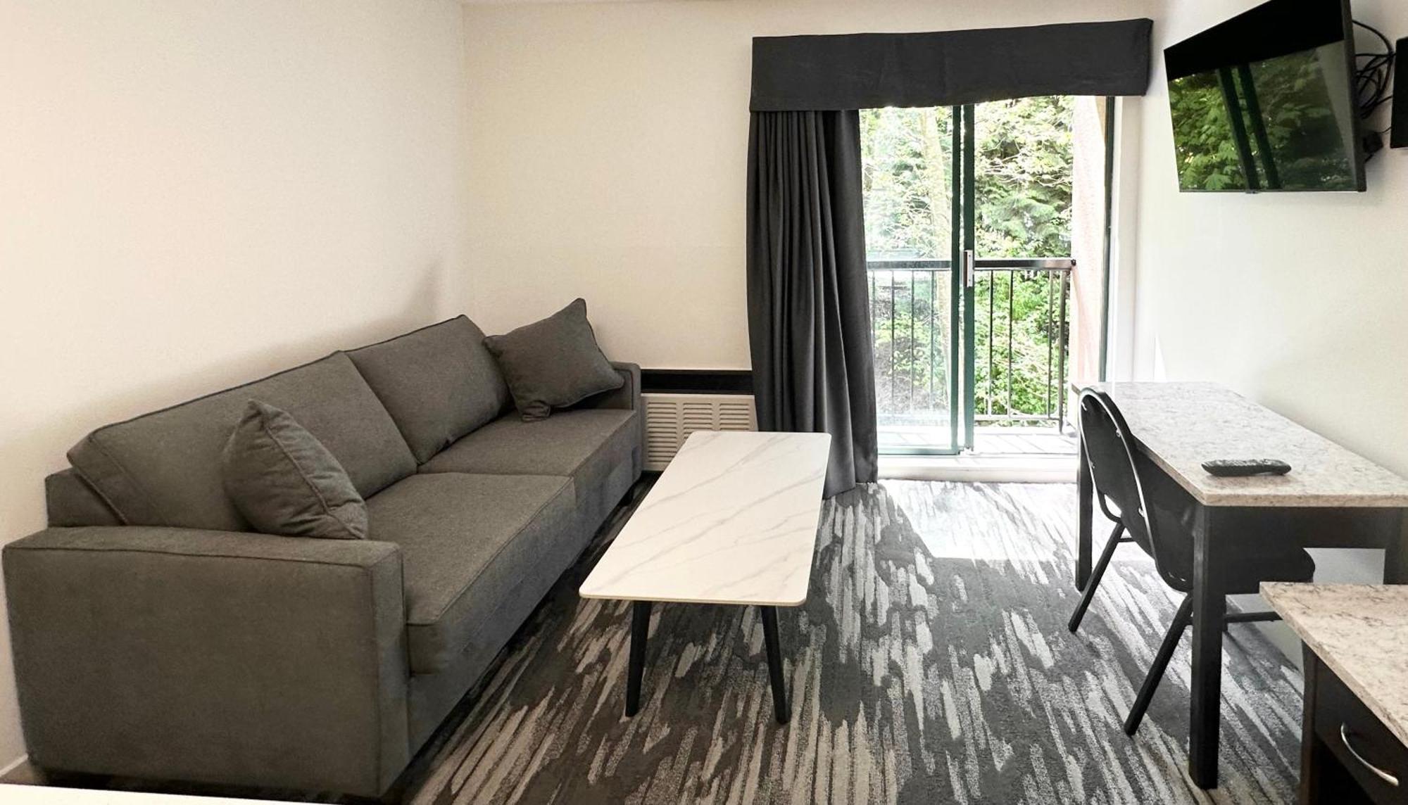 Canadian Inn Surrey Dış mekan fotoğraf