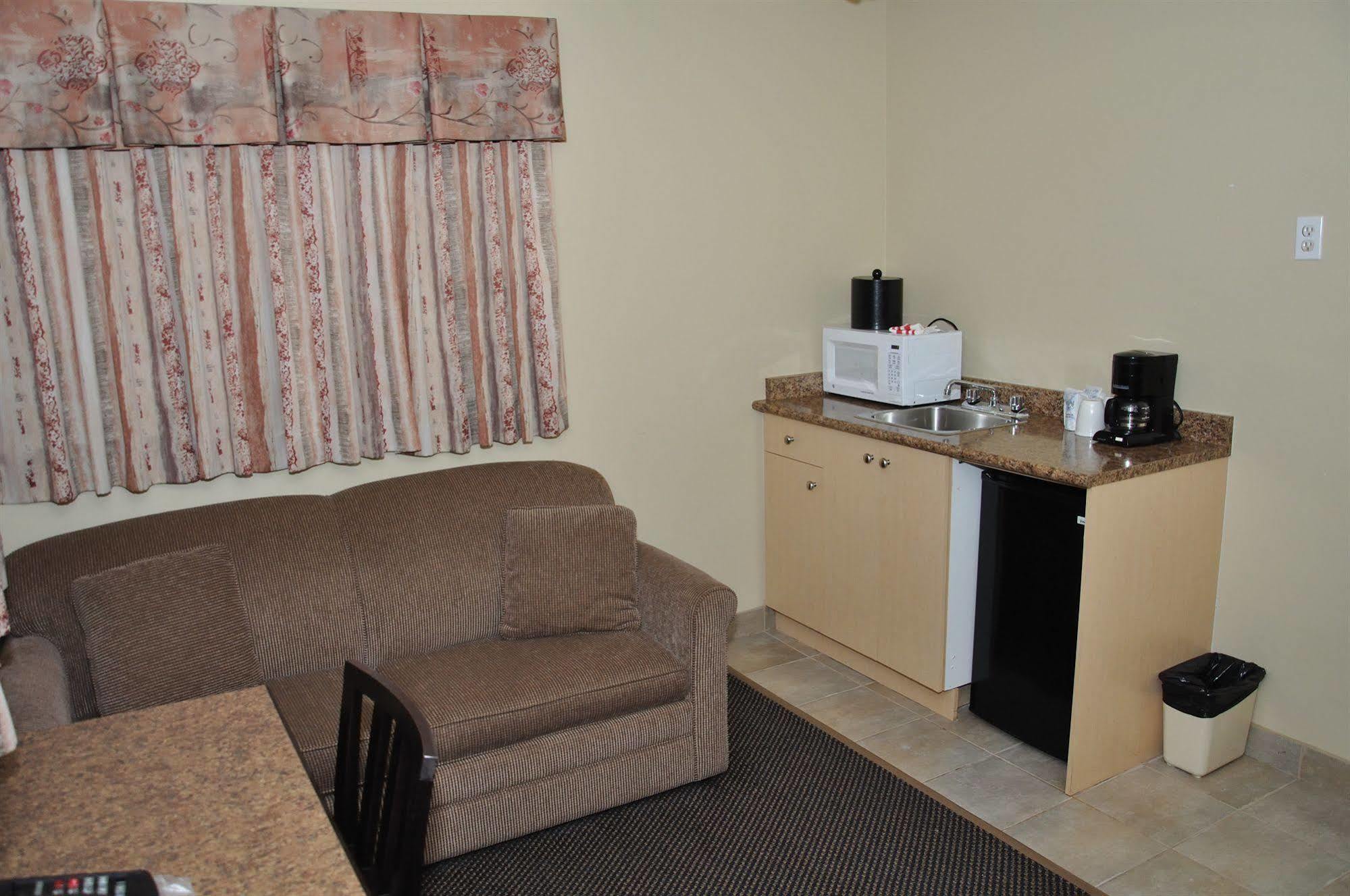 Canadian Inn Surrey Dış mekan fotoğraf